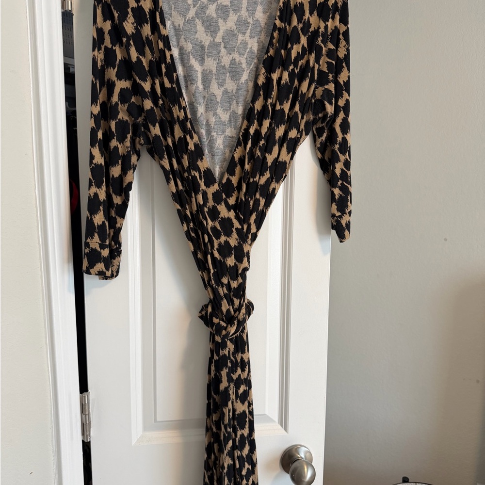 DVF LEOPARD WRAP DRESS MIDI